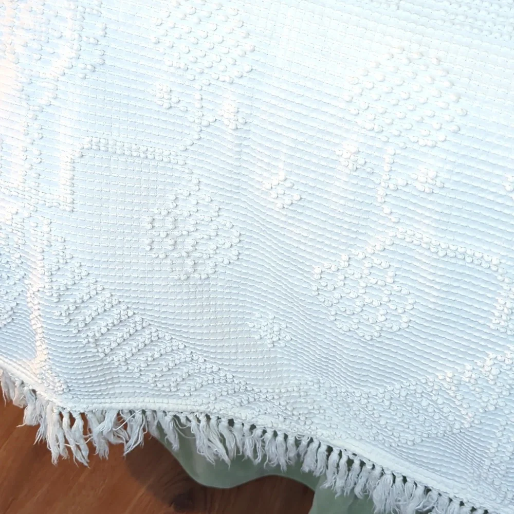 Hob Nail Chenille Bedspread. Bates George Washington Choice